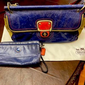 Coach purse and matching wristlet. Barely used in excellent condition.